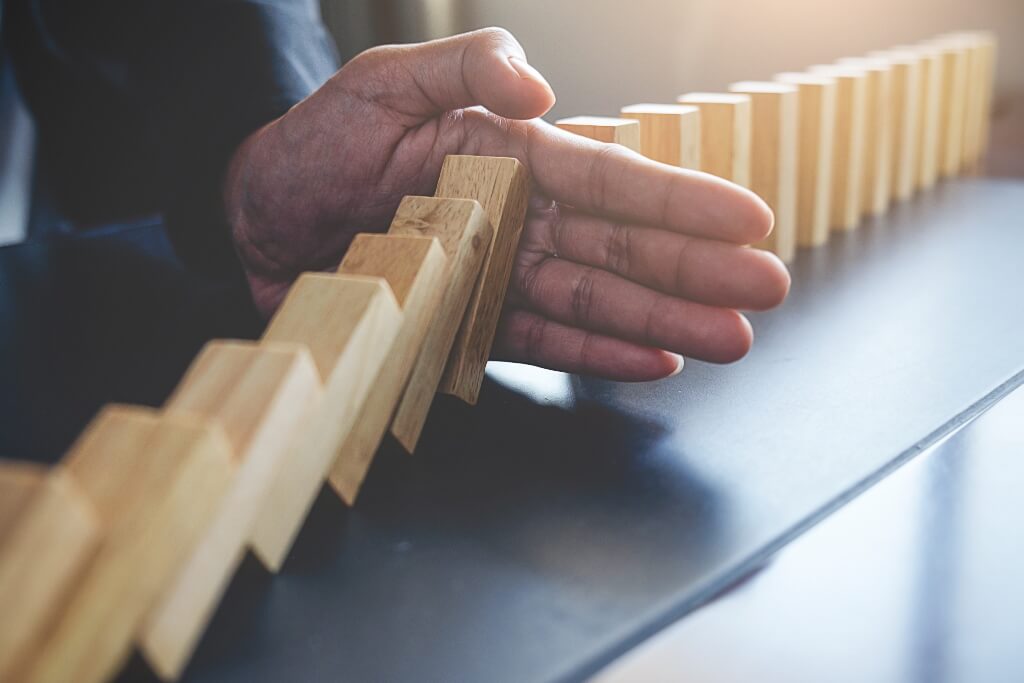 Standstill Agreements in Inheritance Tax Claims - A Hand Stopping Dominos Blocks Falling